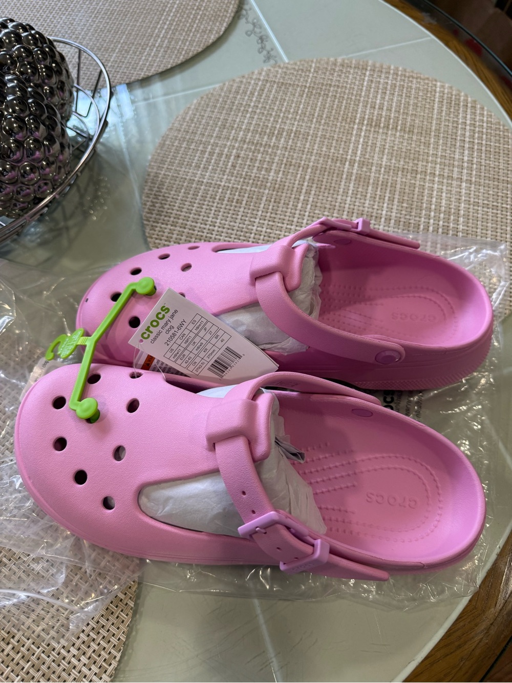 Classic  Crocs Pink  Mens 9 / Womens 11